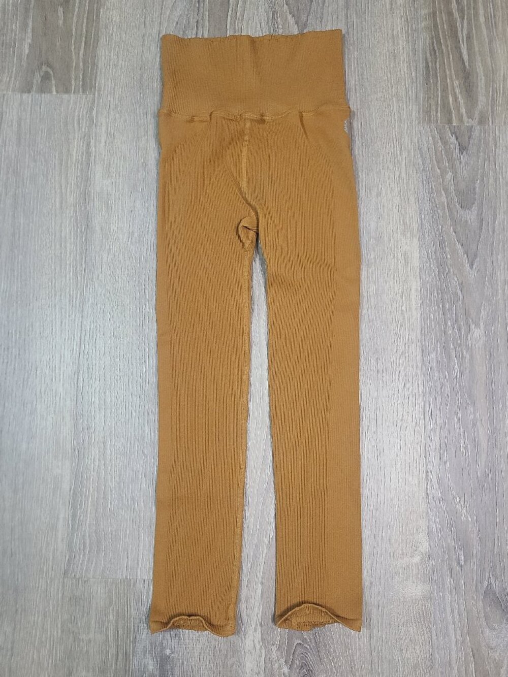 FP Movement Happiness Runs Ribbed Cropped Lettuce Hem Leggings - Best for Small
